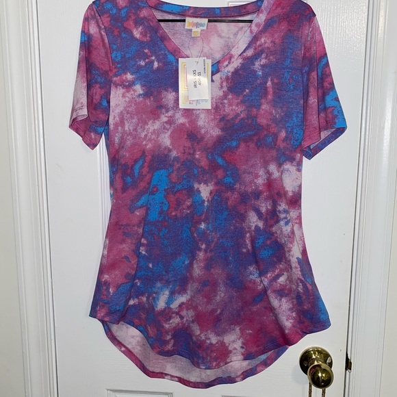 LulaRoe Iris Shirt - Picture 2 of 5